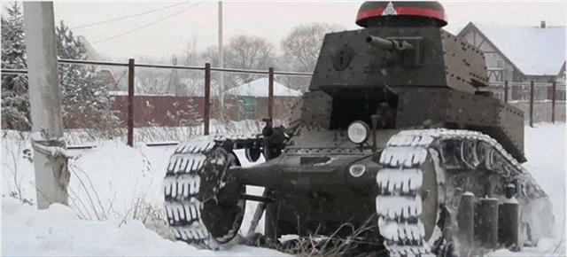 雪道だってへっちゃらさ。ロシアの手作り戦車がちょっとかわいい | ギズモード・ジャパン