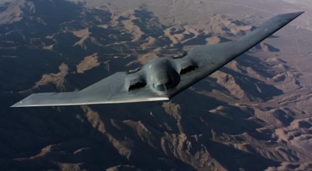 アメリカのステルス爆撃機B-2の貴重な飛行映像 | ギズモード・ジャパン