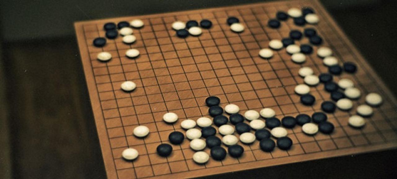人類 vs AI、囲碁頂上決戦第一局はグーグルAIが勝利！
