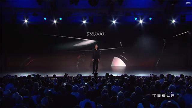 160401_tesla_model_3_livestream_15.jpg