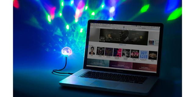 周囲の音に合わせて光るLEDライト｢Party Ball USB｣でどこでもパリピ！ | ギズモード・ジャパン