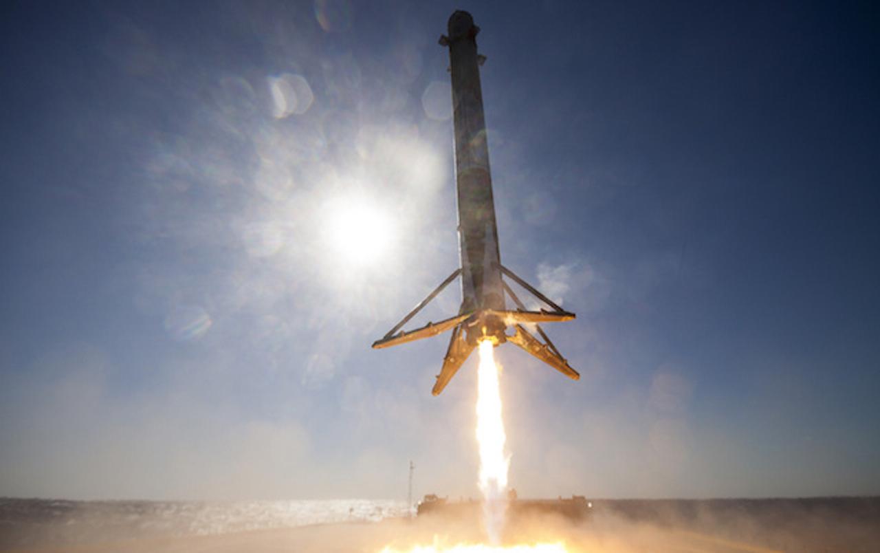 14時から！ SpaceX、Falcon 9に日本用の通信衛星をのせて打ち上げ＆洋上着陸にチャレンジ