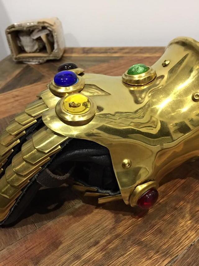 マーベルの大ボス、サノスのインフィニティ・ガントレットを再現 マーベルの大ボス、サノスのインフィニティ・ガントレットを再現