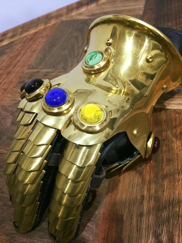 マーベルの大ボス、サノスのインフィニティ・ガントレットを再現 マーベルの大ボス、サノスのインフィニティ・ガントレットを再現