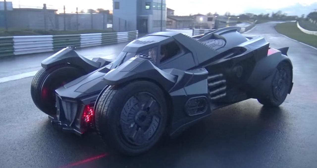 Cool!! ランボルギーニベースのバットモービルが製作される