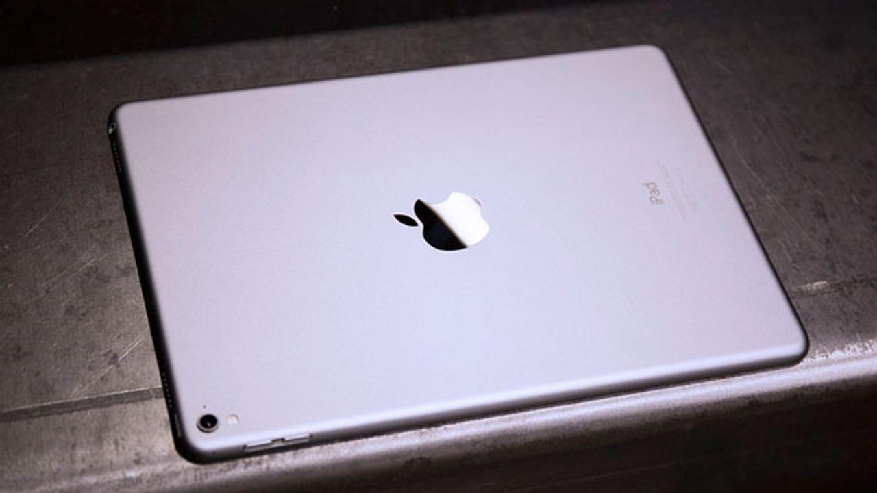 Apple、9.7インチiPad Proで起こる｢iOS 9.3.2｣のアップデート問題に対応中