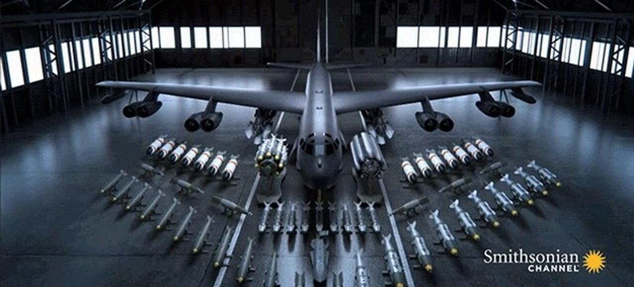 ｢死の鳥｣｢成層圏の要塞｣と呼ばれたB-52にどれだけの武器が搭載できるのか