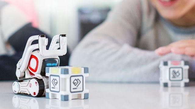 Wall-Eがそこにいるみたい。感情を持つロボット｢Cozmo｣ | ギズモード