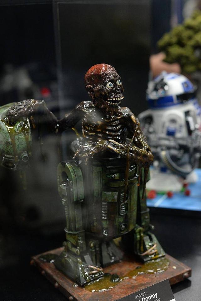 サンディエゴ・コミコンで展示された斬新なカスタムR2-D2フィギュア 