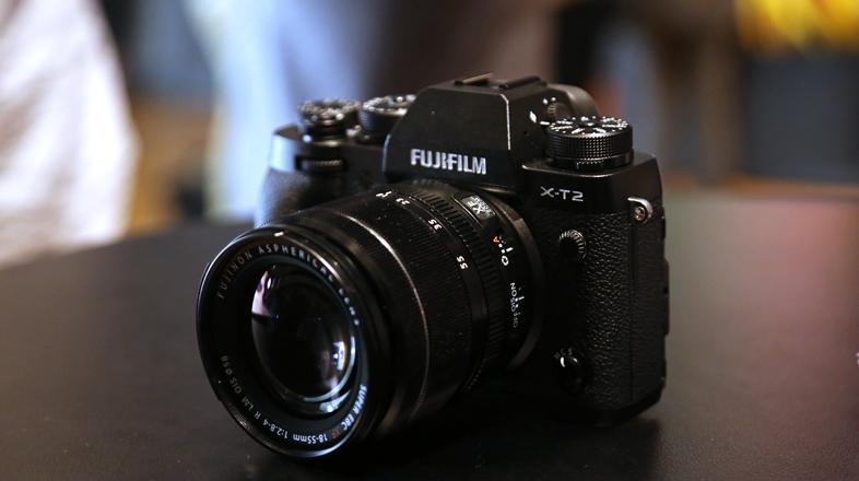 Amazon | FUJIFILM ミラーレス一眼 X-T2 ボディ X-T2-B | ミラー