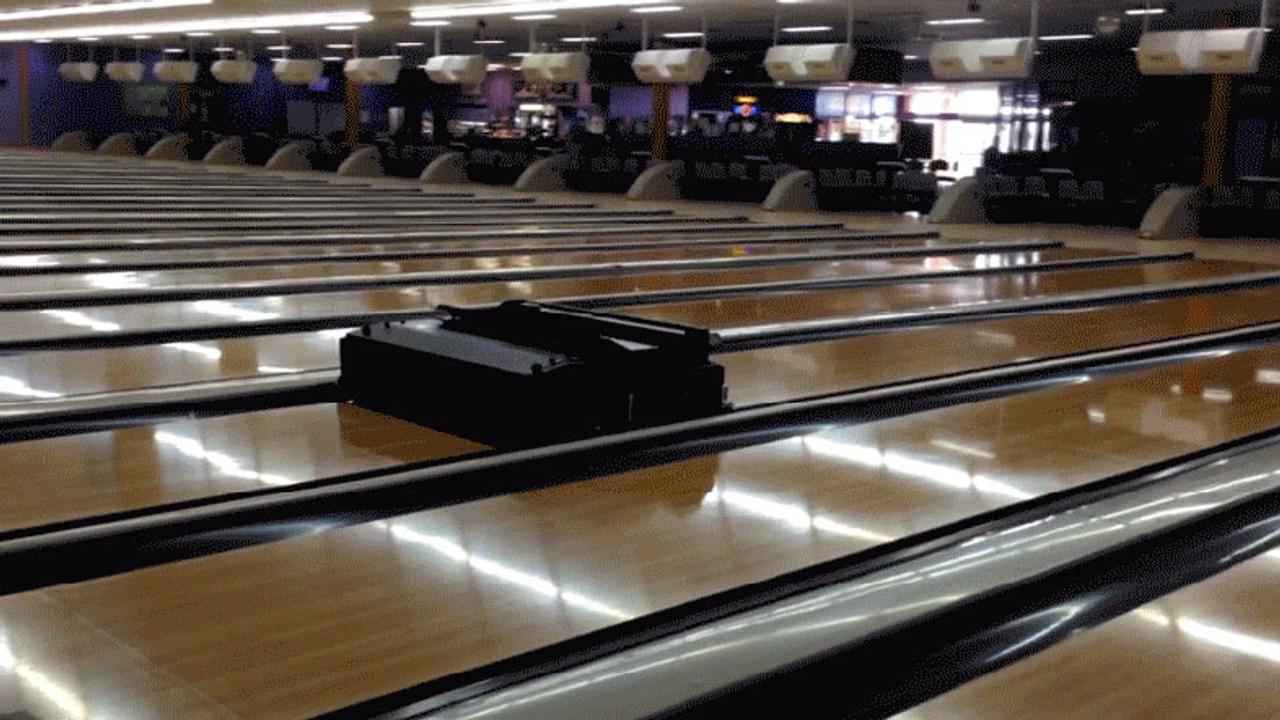 どうも、お掃除ロボット界でボウリングを担当しています！