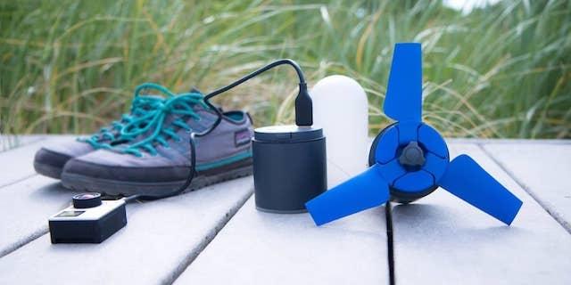 Estreamは川などに投げ込むことで発電が可能