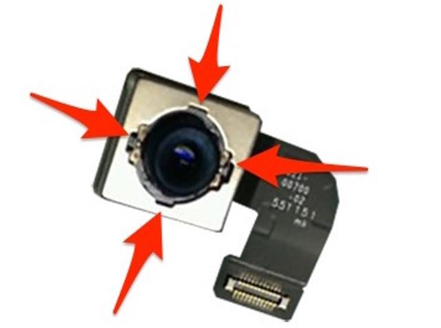 流出したiPhone 7のカメラ部品のレンズ周りには4箇所の切り込み
