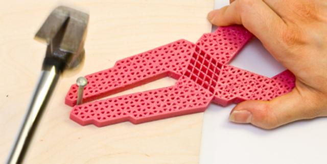 3Dプリンターで作る金具のないドアノブ ペンチ