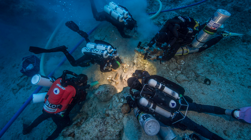 アンティキティラ島の沈没船から人骨が見つかる。DNA採取も可能か？