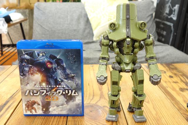 映画｢パシフィック・リム｣のロシア・ロボ｢チェルノ・アルファ｣の