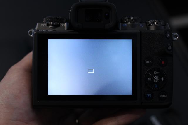 キヤノン「EOS M5」ハンズオン! タッチ&ドラッグAFの衝撃 キヤノン「EOS M5」ハンズオン! タッチ&ドラッグAFの衝撃