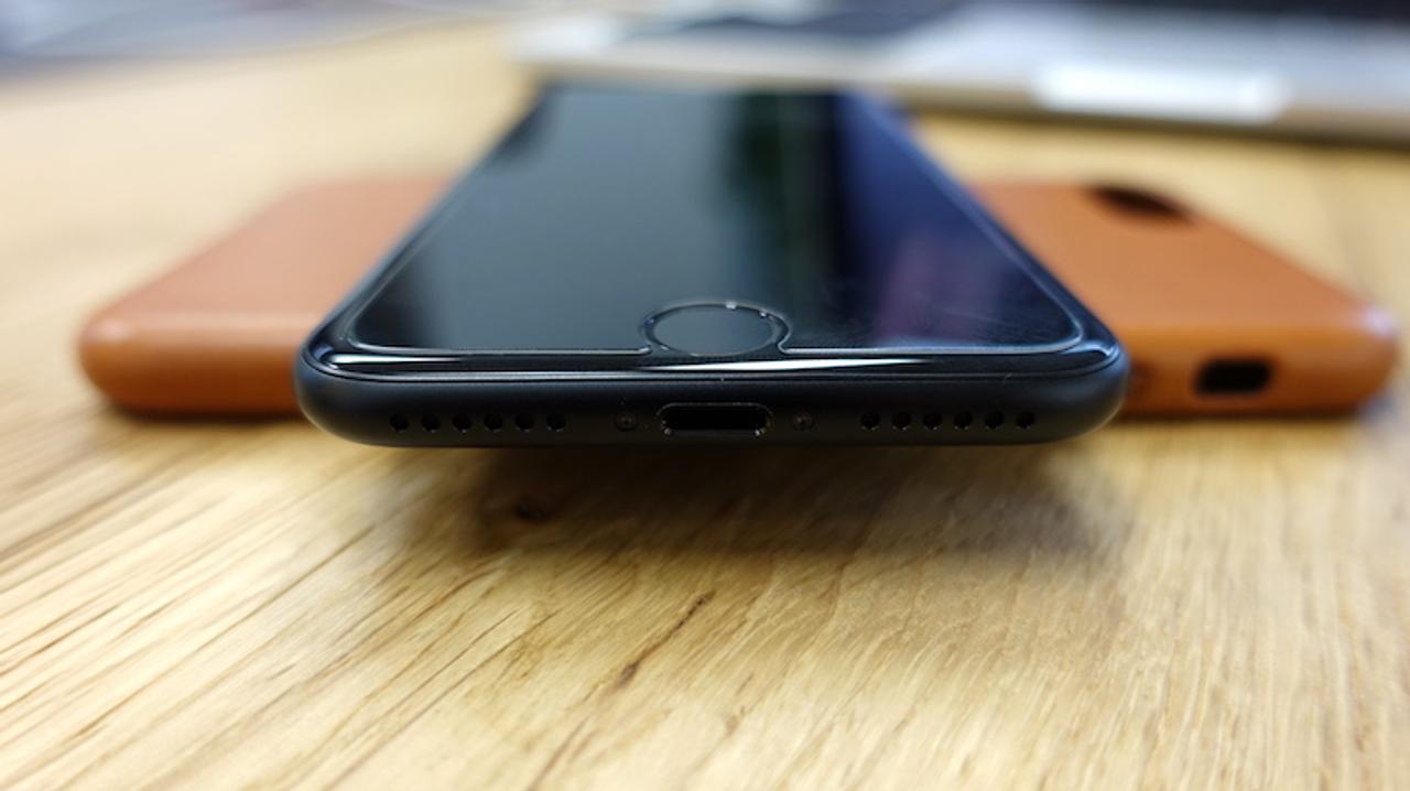 iPhone 7が耐水仕様になった秘訣、内部からさぐってみます