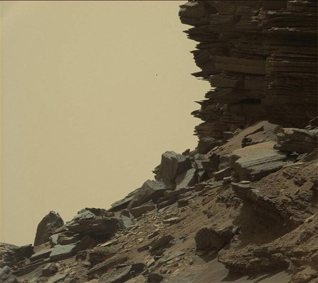 火星探査機キュリオシティの最新セルフィー写真と360°のパノラマ 2