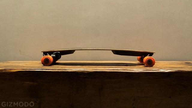 最高時速30km超！ 電動で走るスケボーが登場 | ギズモード・ジャパン