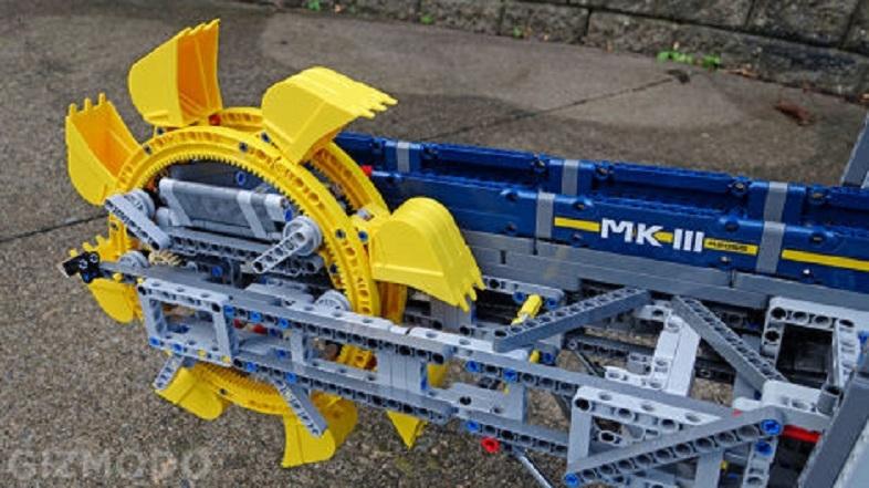 生半可な覚悟じゃ無理。LEGO史上もっとも複雑な｢バケット掘削機