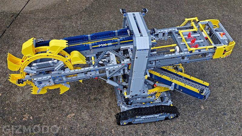 生半可な覚悟じゃ無理。LEGO史上もっとも複雑な「バケット掘削機
