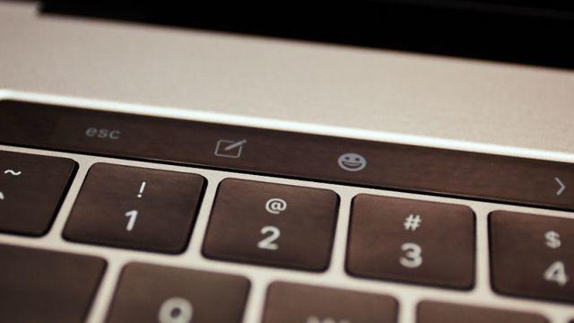 Touch Barにタッチ。新MacBook Proハンズオン3