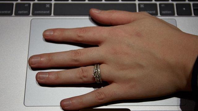 Touch Barにタッチ。新MacBook Proハンズオン5
