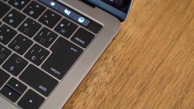 161117_macbookpro_07.jpg