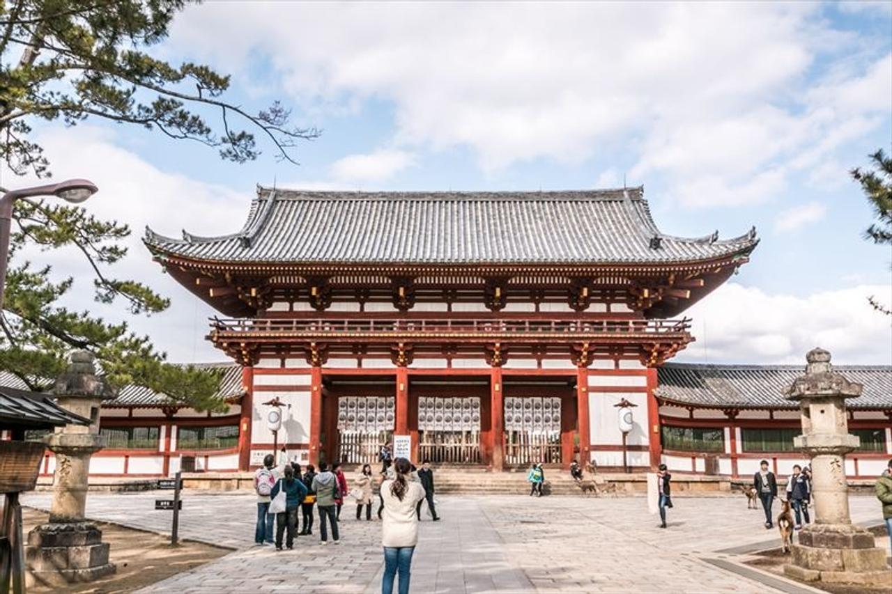 先進のクリーン技術で楽しむ1300年の歴史。東大寺で無給電ビーコンによる観光案内のテストが開始