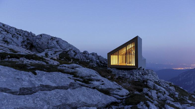 Mountain cabin 山小屋 Mountain Cabins