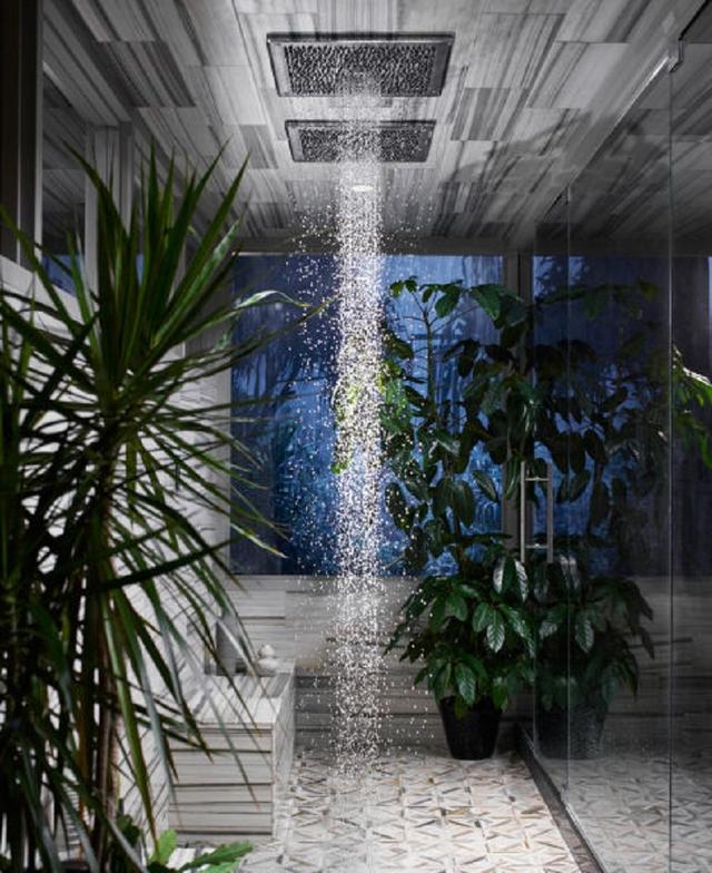 雨の中ではしゃぎたい、けど汚れたくない。そんなアナタに雨を再現するシャワーヘッド「Real Rain」2