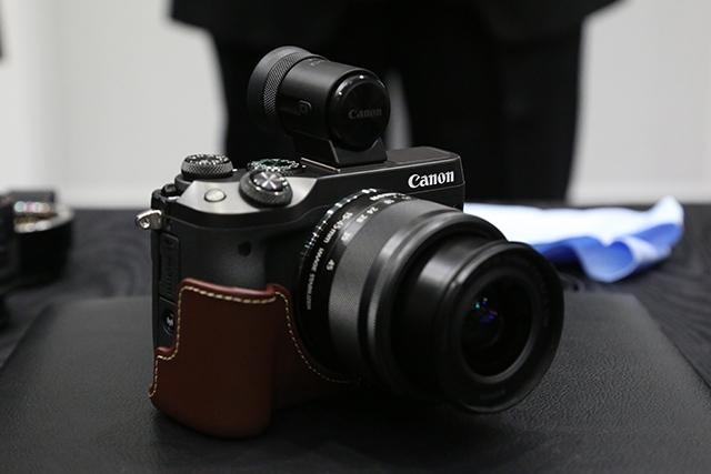 キヤノンが新型ミラーレスカメラEOS M6を発表！ 性能はハイエンド機EOS