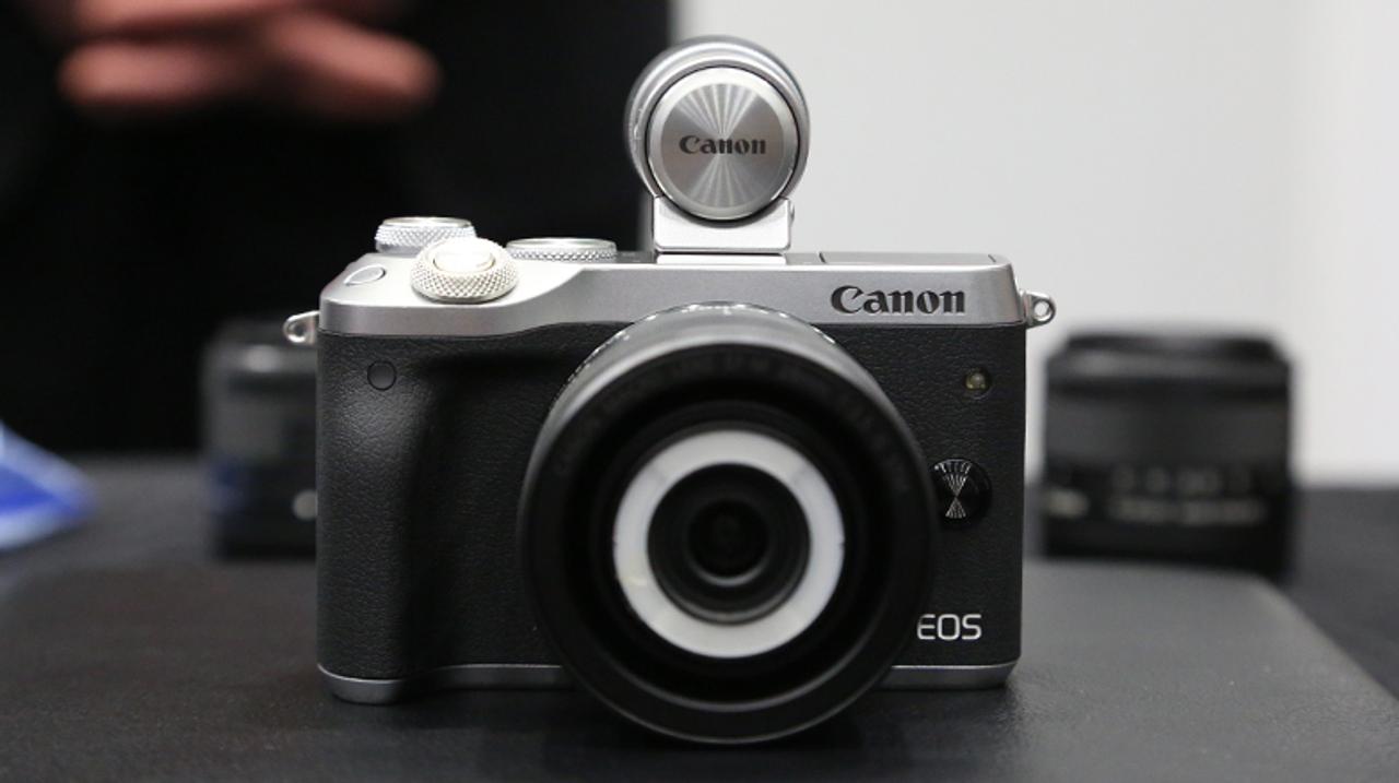  キヤノンが新型ミラーレスカメラEOS M6を発表！ 性能はハイエンド機EOS M5クラス
