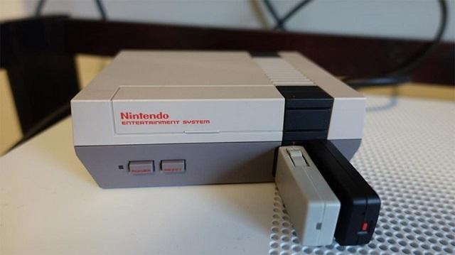 復刻版ファミコン用ワイヤレスコントローラー。より優れているの