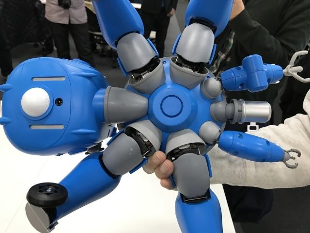 攻殻機動隊タチコマがあのままの声、動き、学習能力で登場するよ!2