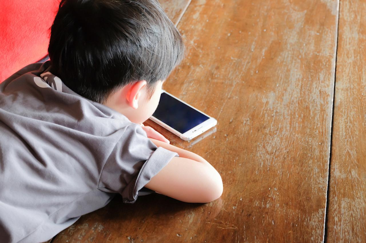 子どものスマホ利用を 制限 ではなく 活用 する方法 ギズモード ジャパン 子どものスマホ利用を 制限 ではなく 活用 する方法 ギズモード ジャパン