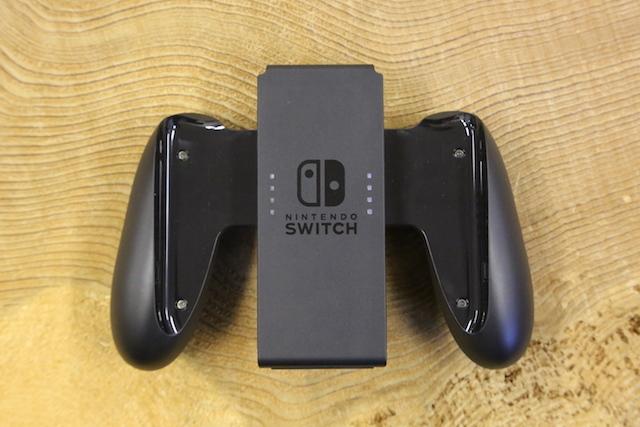 ゲームのコントローラーという｢手錠｣に、ニンテンドースイッチは自由を