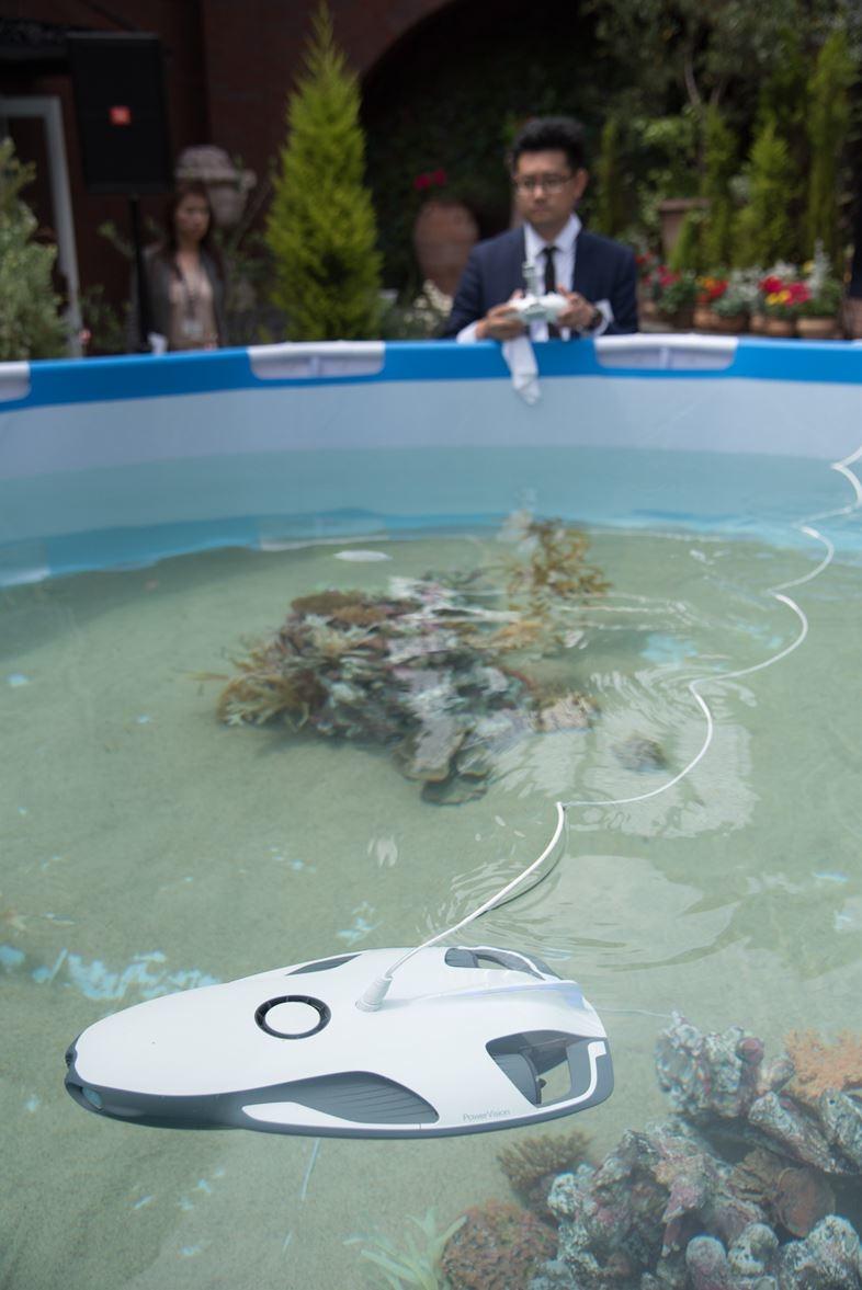 水中ドローン「PowerRay」が日本上陸。海のなか丸見えで魚釣りして 水中ドローン「PowerRay」が日本上陸。海のなか丸見えで魚釣りして