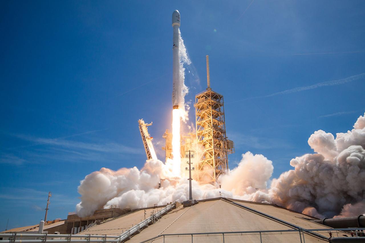 SpaceX、約48時間以内に2本のロケットの打ち上げ＆着陸に成功！ ペース早すぎ