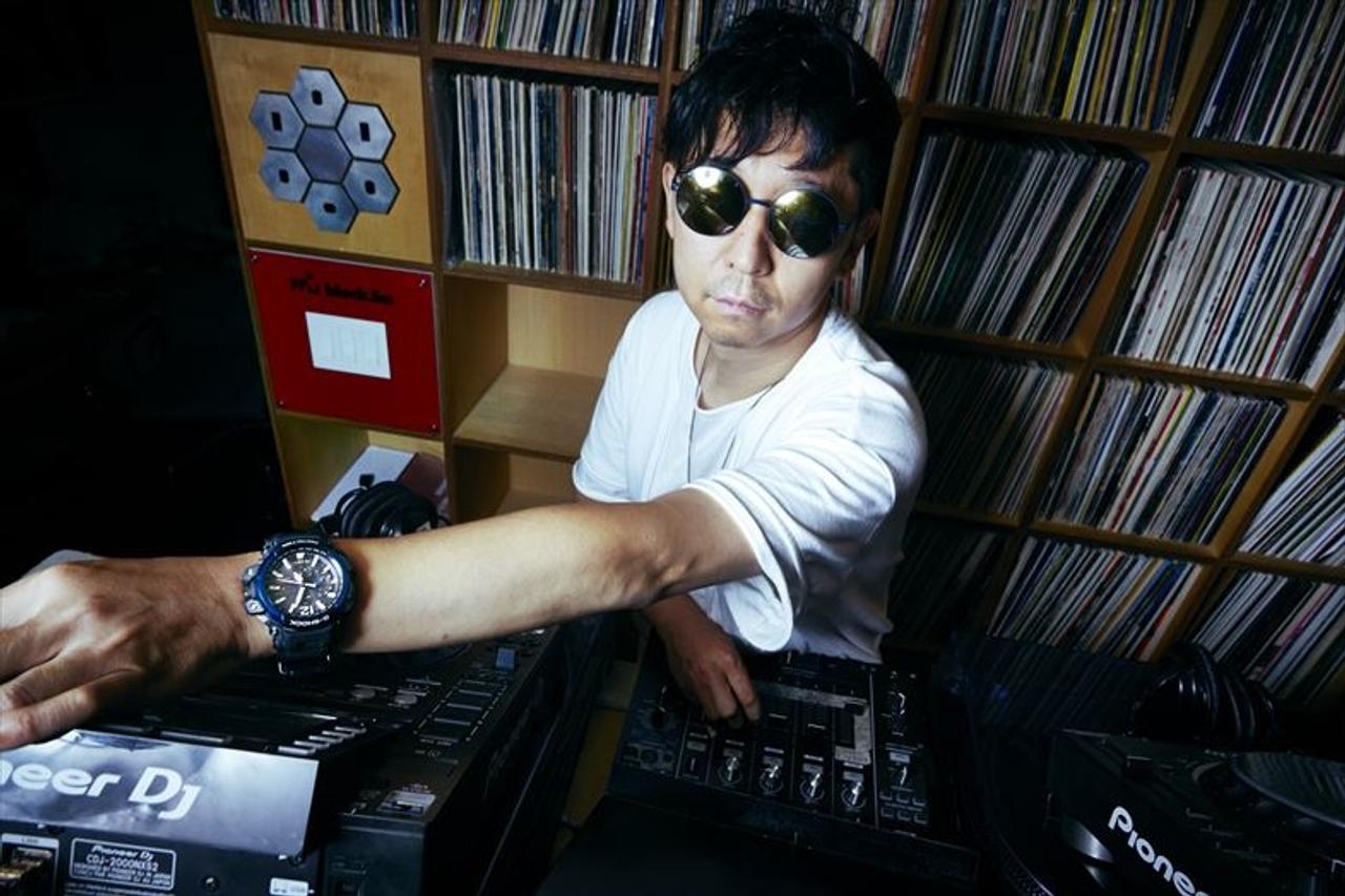 海外で活躍するトップ DJ、☆Taku Takahashiの腕にふさわしい｢G-SHOCK GRAVITYMASTER｣
