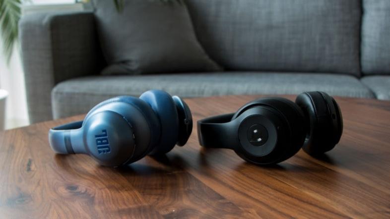 Beatsと真っ向から戦える、JBLのワイヤレスヘッドホン「Everest Elite