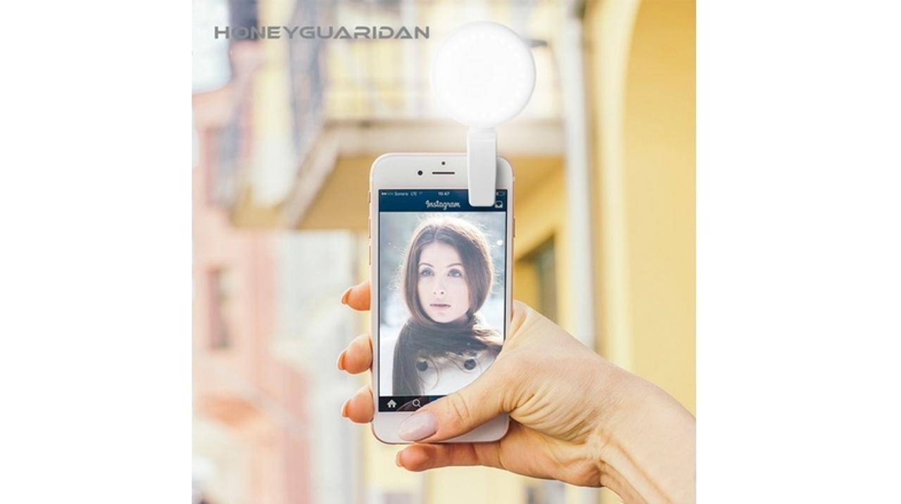 明るさはカワイイにつながります。Instagramユーザー必携の自撮りランプ