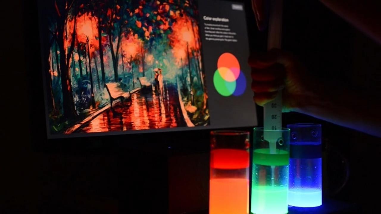 デジタル・アートのRGB値を水量で調節する装置『Colorwise』