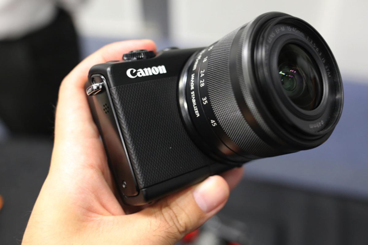 キヤノン「EOS M100」発表！ 華奢な見た目の隠れマッチョ的ミラーレス 