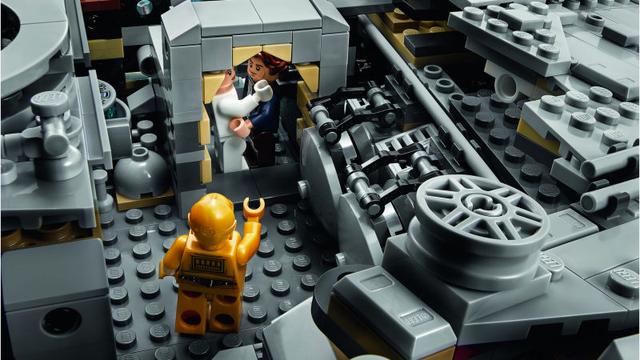 170901legomillenniumfalcon6