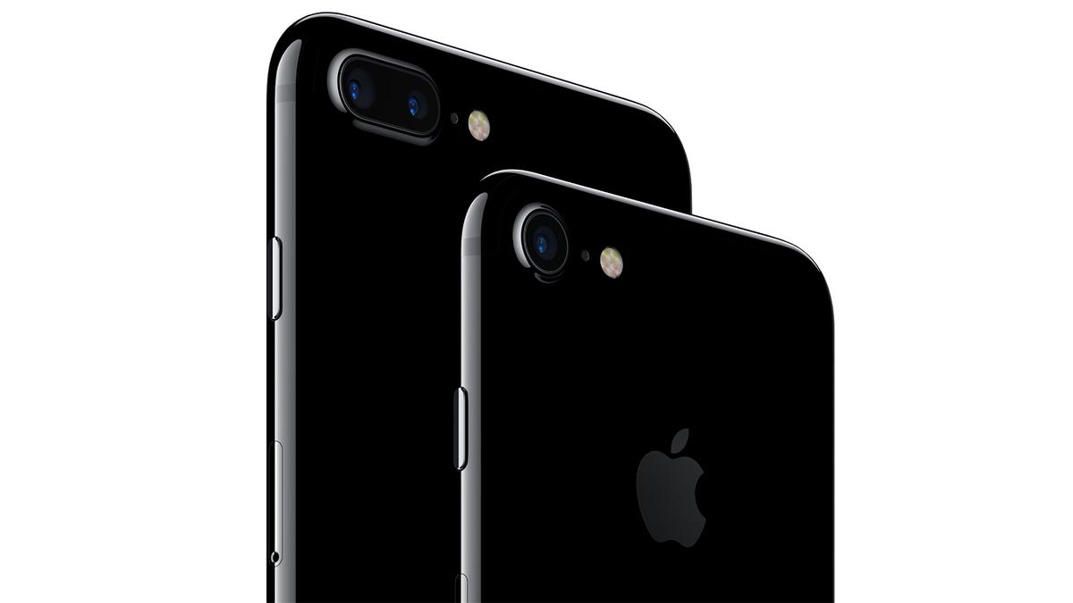 憧れがお求めやすく。「iPhone 7/7 Plus」のジェットブラックに32GB 