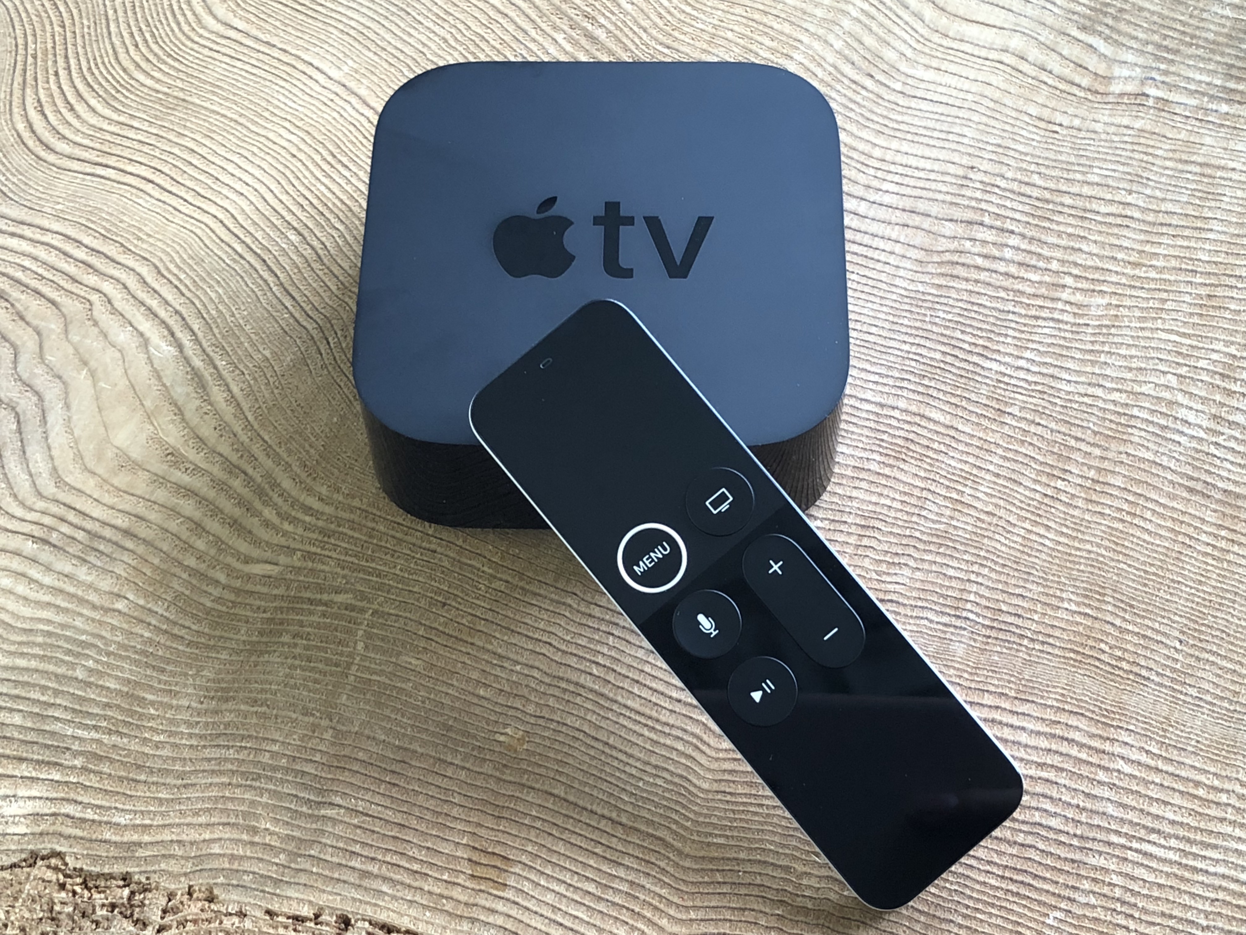 はーい注目！ 先生これからApple TV 4Kのアンボックスをしたいと思い