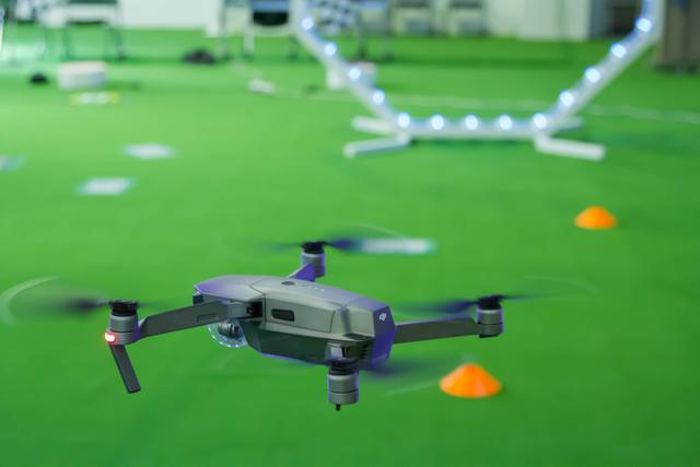 171113_mavic_pro_platinum_at_dji_arena_5