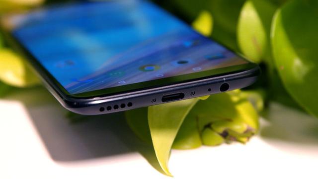 OnePlus 5T レビュー：とにかく新機能を追加しまくるスマホ業界で健全 